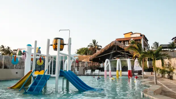 Tilápia ou Moqueca de arraia + duas pulseiras do parque a partir de R$99,90. - Imagem 3